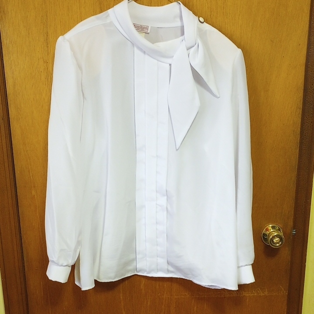 Armon Originals Size 18 Classic White Polyester Button Down Blouse, Long Sleeves